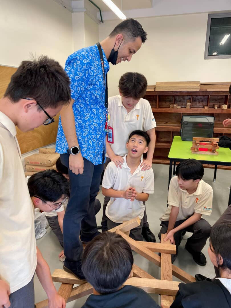 Da Vinci self-supporting structure.